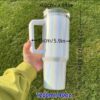 Vaso Mug Térmico de 1200 ml con Cañita: La Comodidad y Eficiencia en un Solo Producto