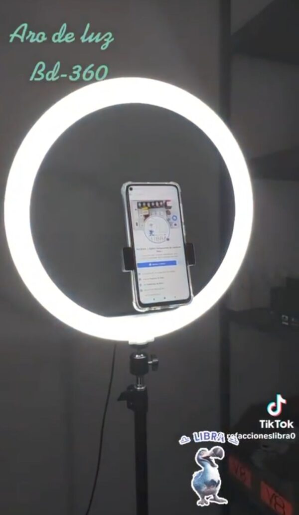 Aro LED Trípode de 120 cm: Ilumina tu Espacio con Luces Blancas